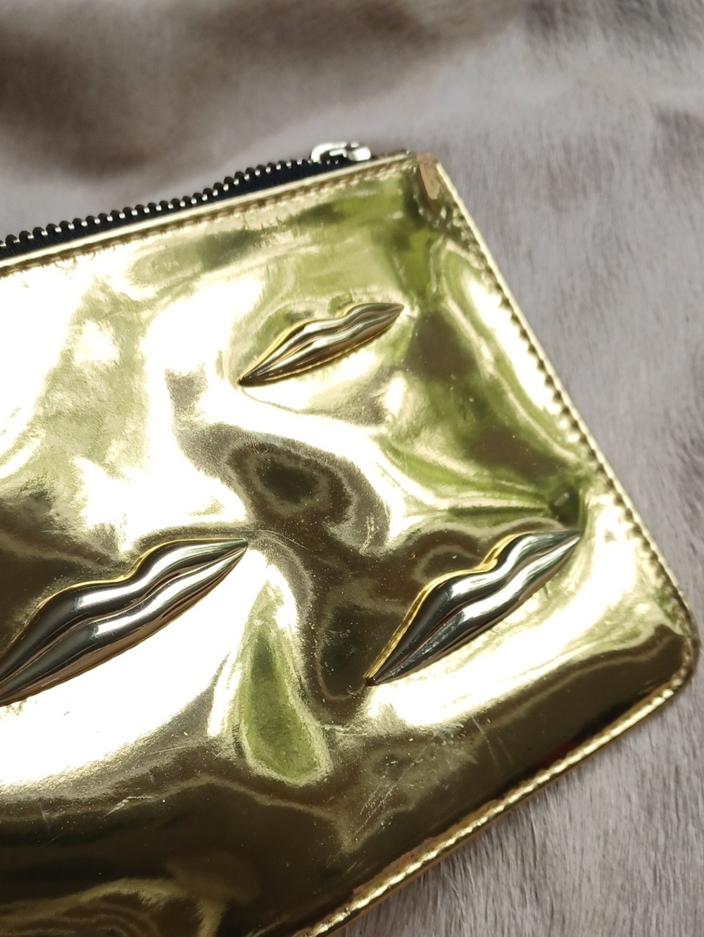 NARS Gold Cosmetic Bag - Picture 2 of 11